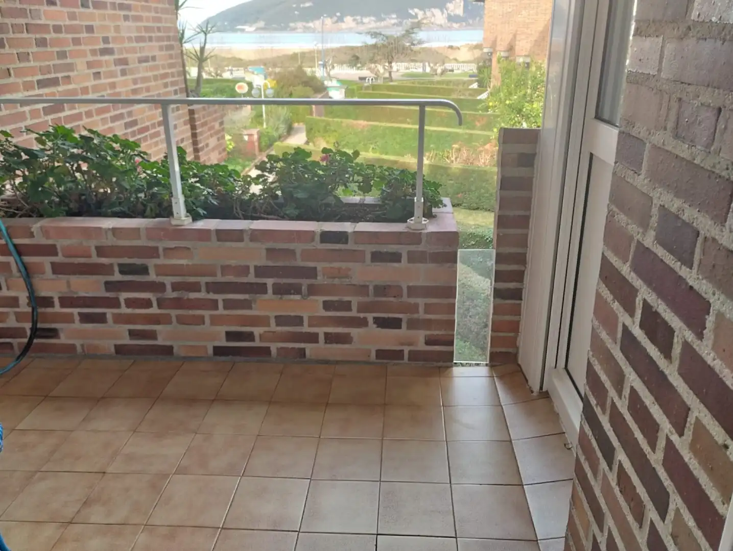 Terraza de Casa adosada en venta en Laredo con Calefacción, Jardín privado y Terraza