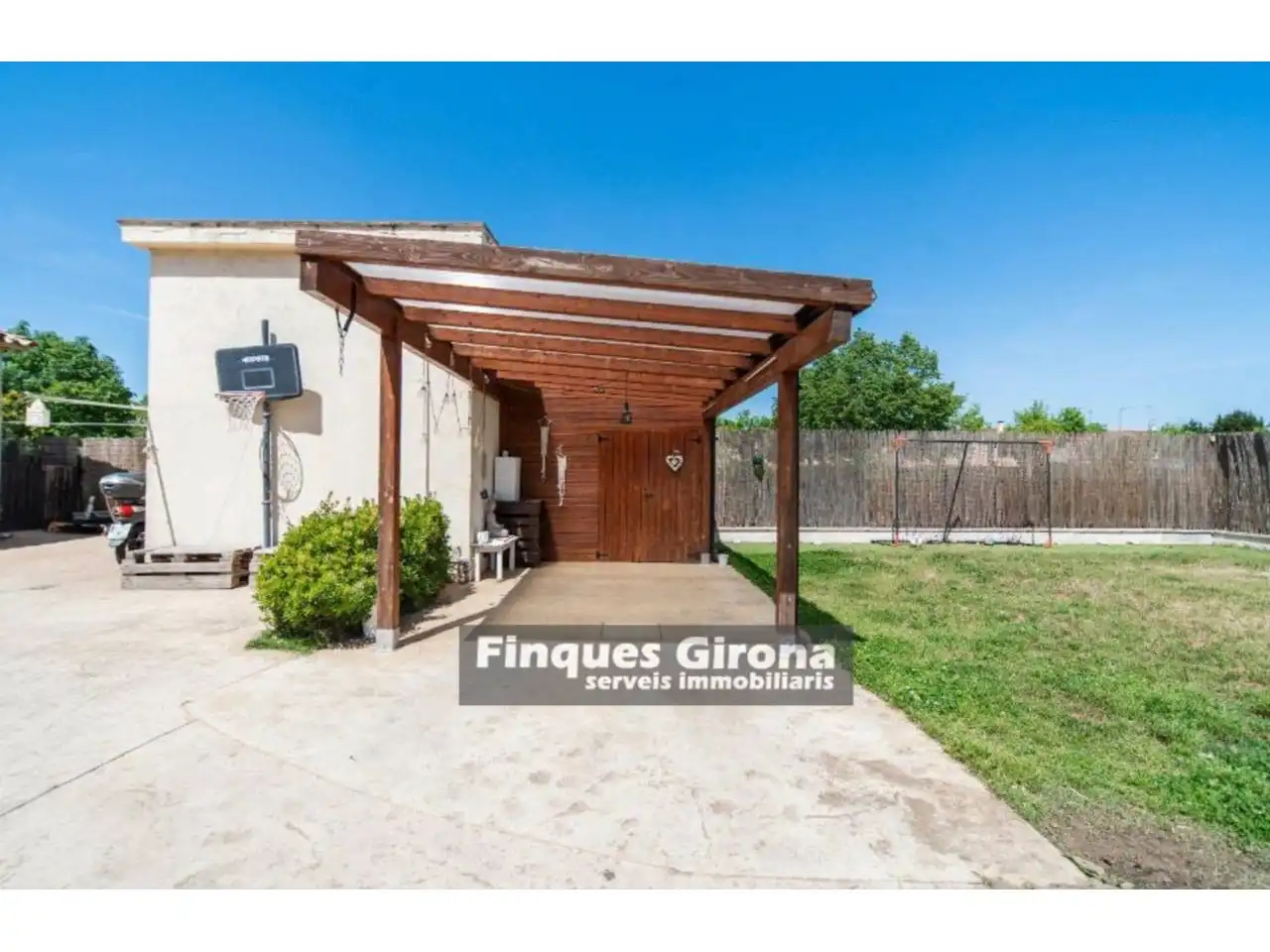 Casa con jardín en venta en Vilablareix, imagen 5