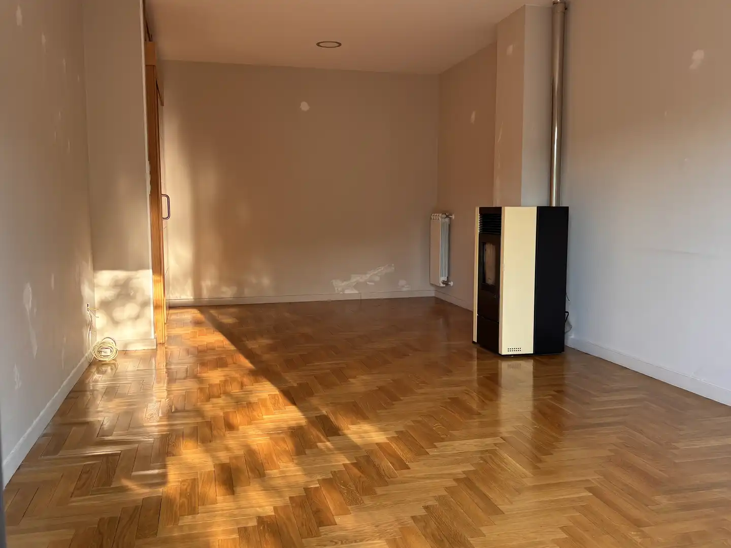 Sala d'estar de Casa adosada en venda en Allariz amb Terrassa i Balcó