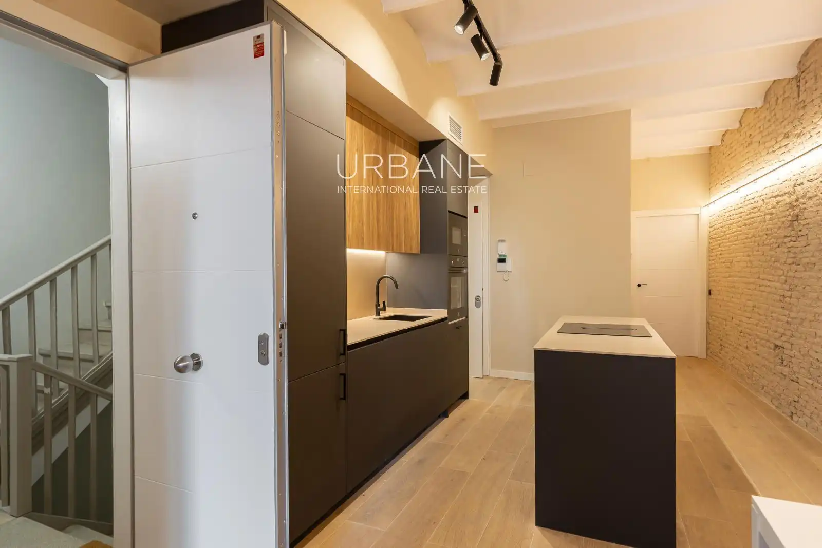 Küche von Wohnung zum Verkauf in Barcelona mit Klimaanlage, Heizung und Parkett