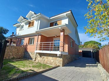 Casa bifamiliare con piscina in vendita a Iglesia - Estación