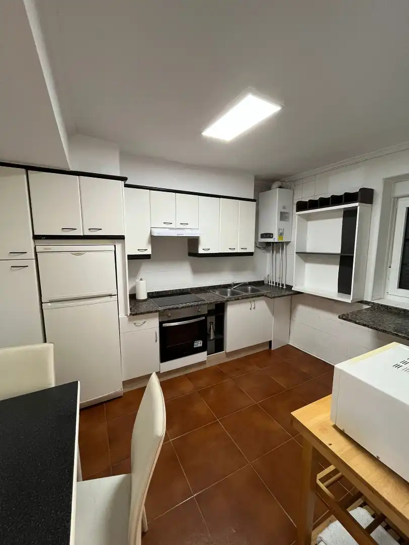 Cocina de Piso en venta en Andoain con Calefacción, Terraza y Trastero