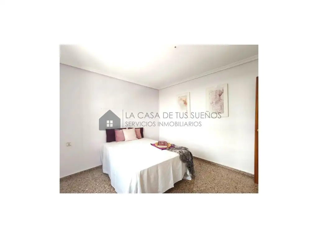Bedroom of Flat for sale in Sax