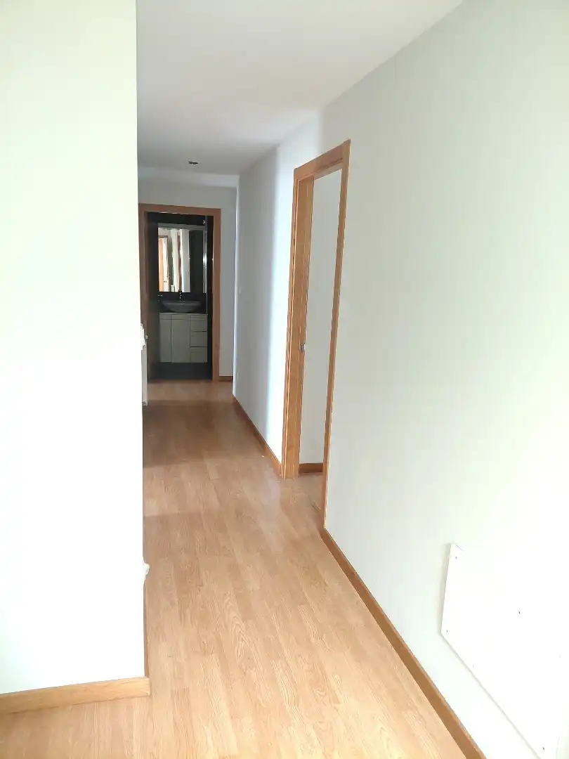 Piso en venta en Oleiros con Calefacción, Parquet y Trastero