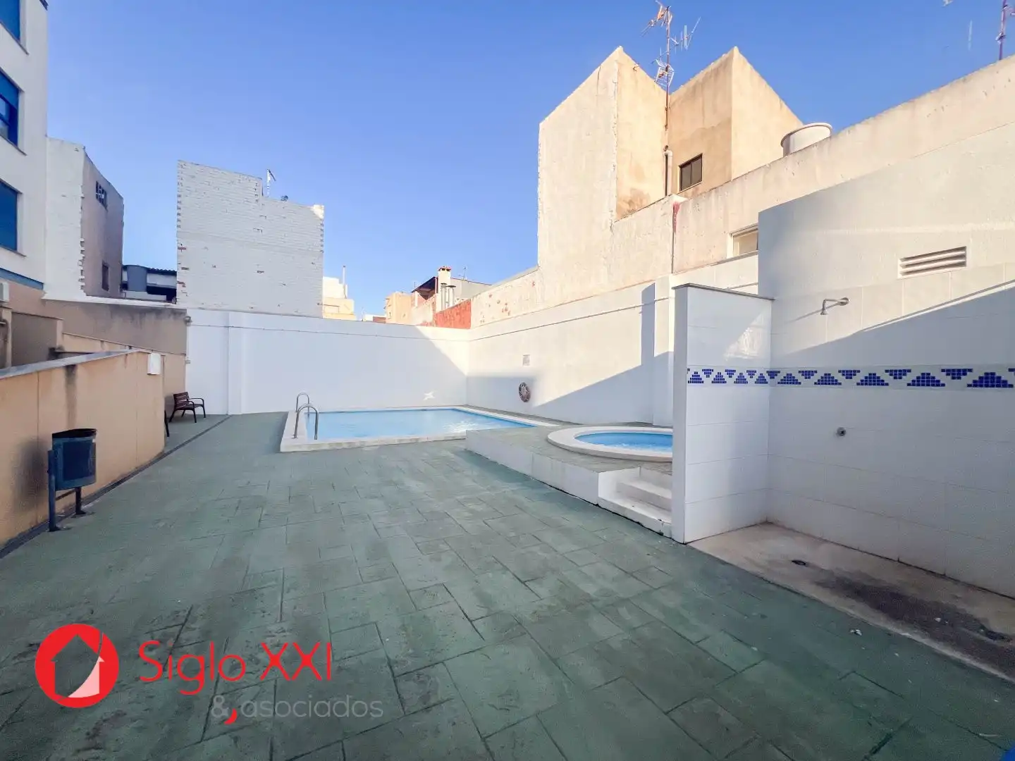 Swimming pool of Flat for sale in Madrigal 