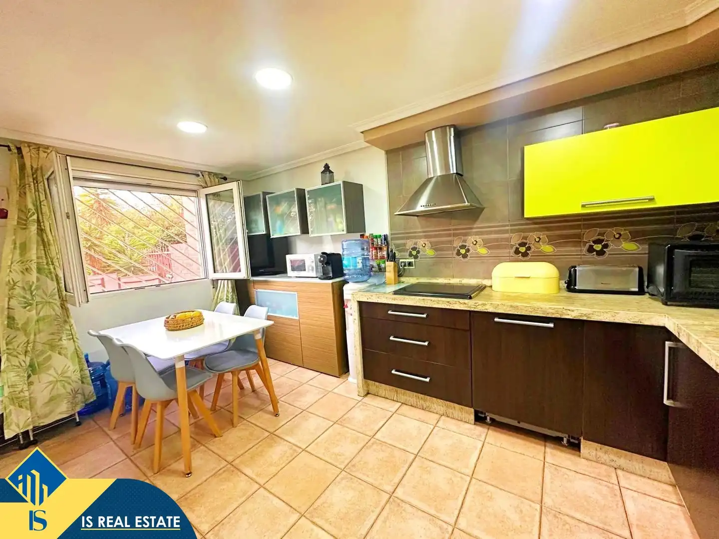 Cuina de Casa o xalet en venda en Alicante / Alacant amb Terrassa, Piscina i Moblat
