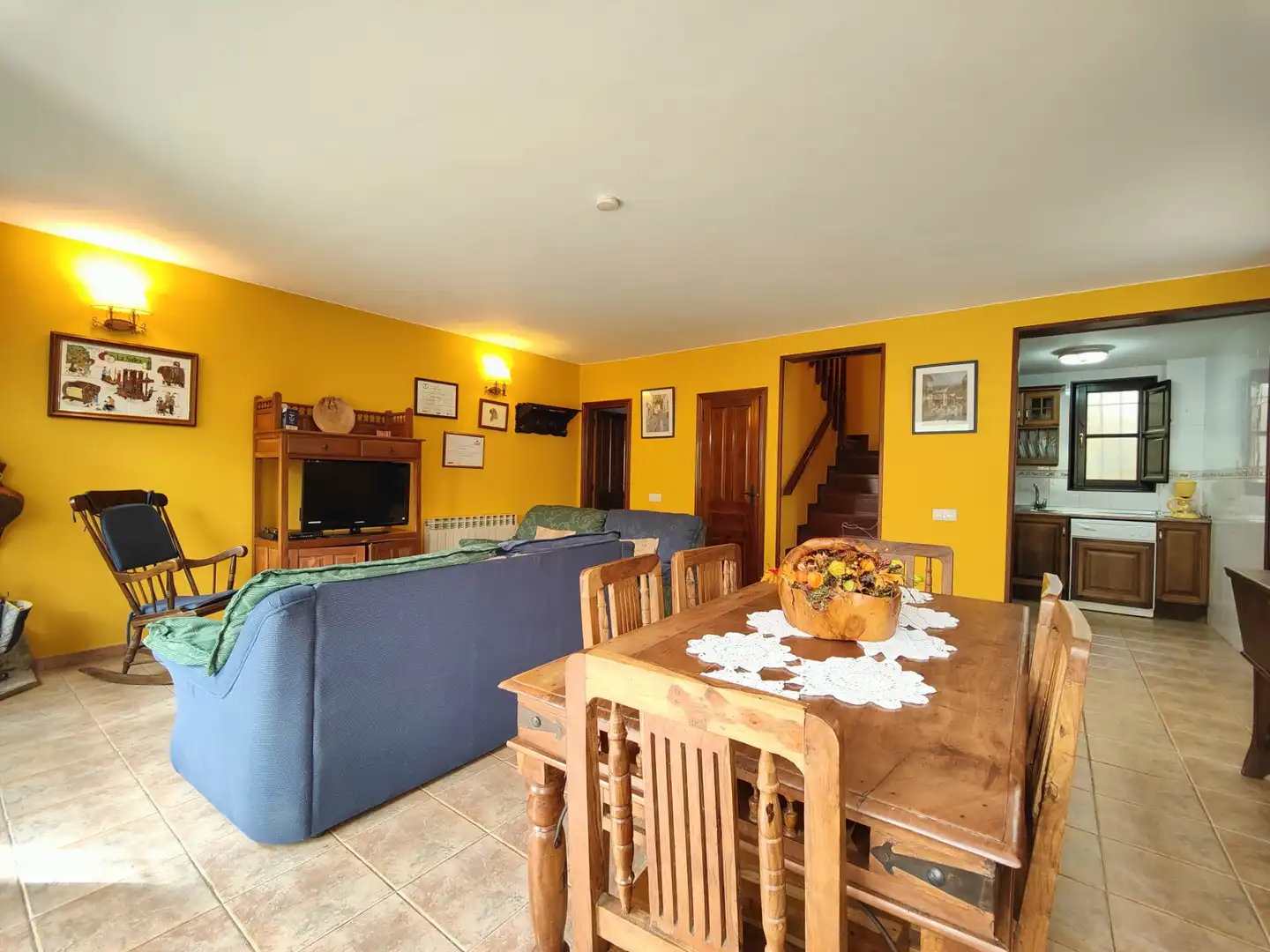 Sala de estar de Casa o chalet en venta en Quirós con Jardín privado, Amueblado y Balcón