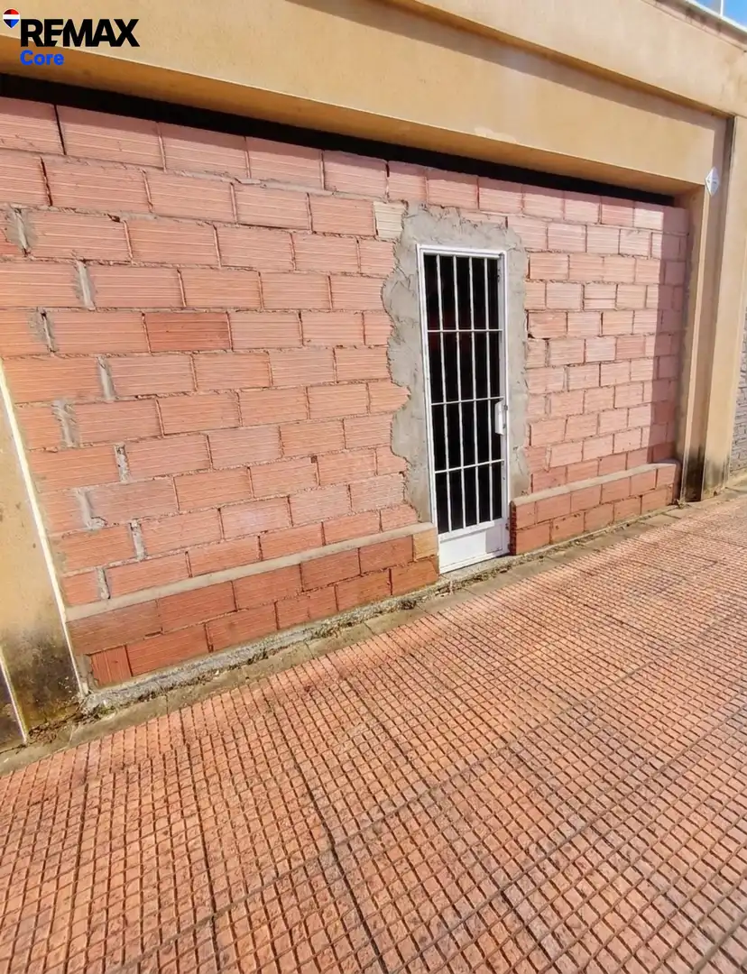 Vista exterior de Local en venta en Badajoz