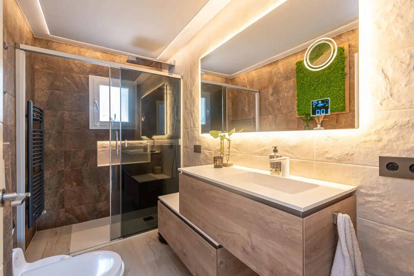 Baño de Piso en venta en  Palma de Mallorca con Aire acondicionado