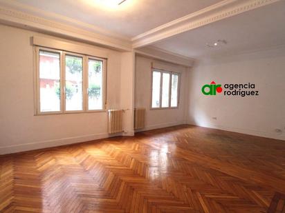 Living room of Flat for sale in Oviedo 