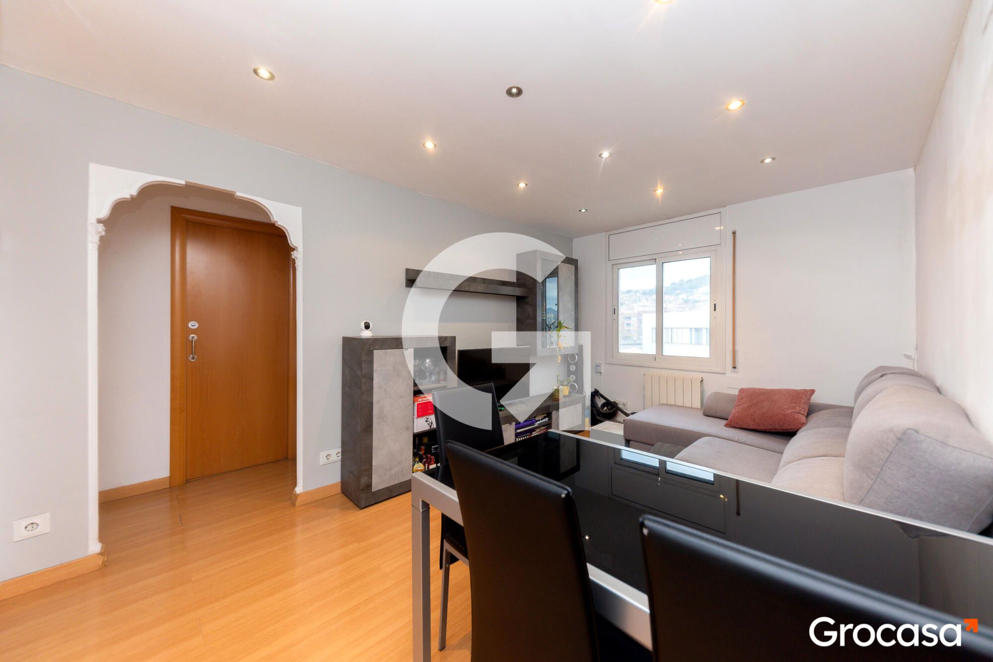 Vista exterior de Piso en venta en Sant Vicenç Dels Horts con Aire acondicionado, Calefacción y Trastero