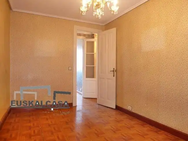 Bedroom of Flat for sale in Bilbao   with Heating and Balcony