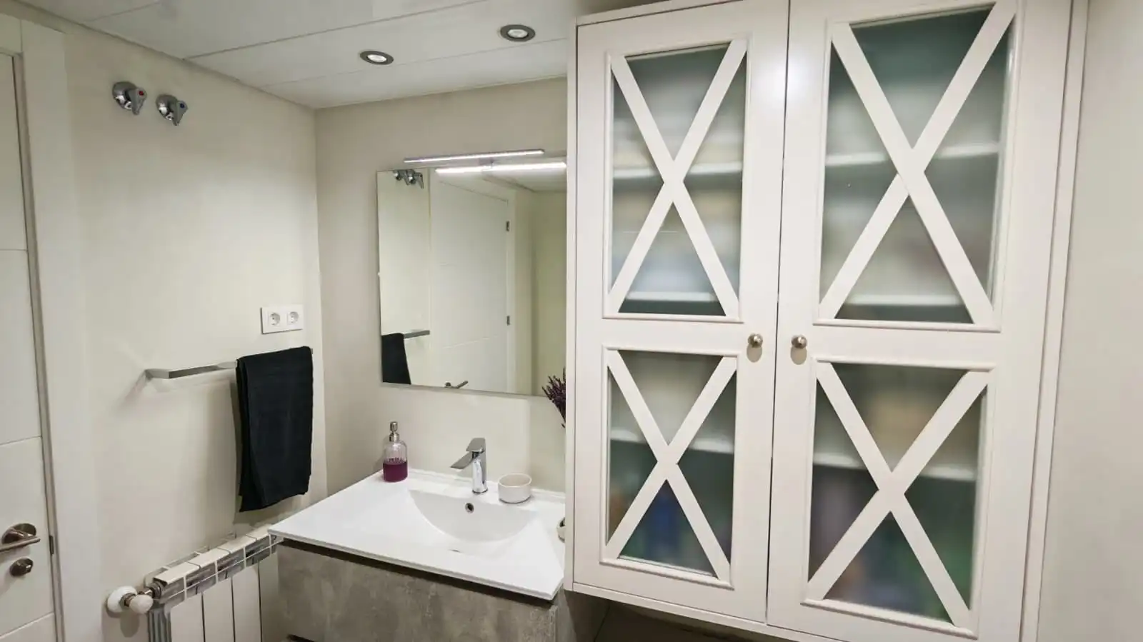 Bathroom of Flat for sale in Guadalajara  with Air Conditioner, Heating and Terrace
