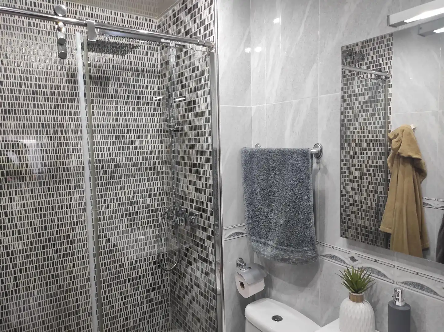 Bathroom of Flat for sale in Sant Just Desvern  with Air Conditioner, Heating and Balcony