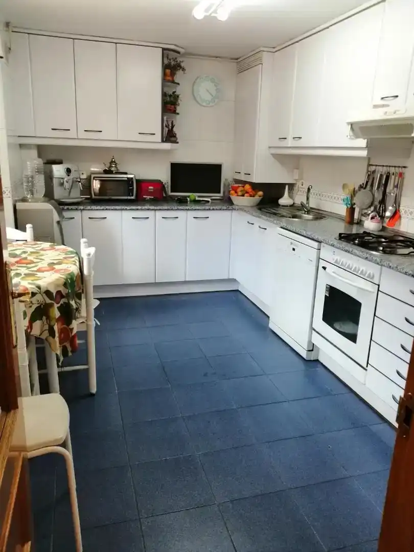 Cuina de Casa o xalet en venda en San Fernando de Henares amb Aire condicionat i Balcó