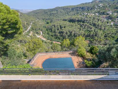 Piscina de Casa o xalet en venda en Corbera de Llobregat amb Terrassa i Piscina