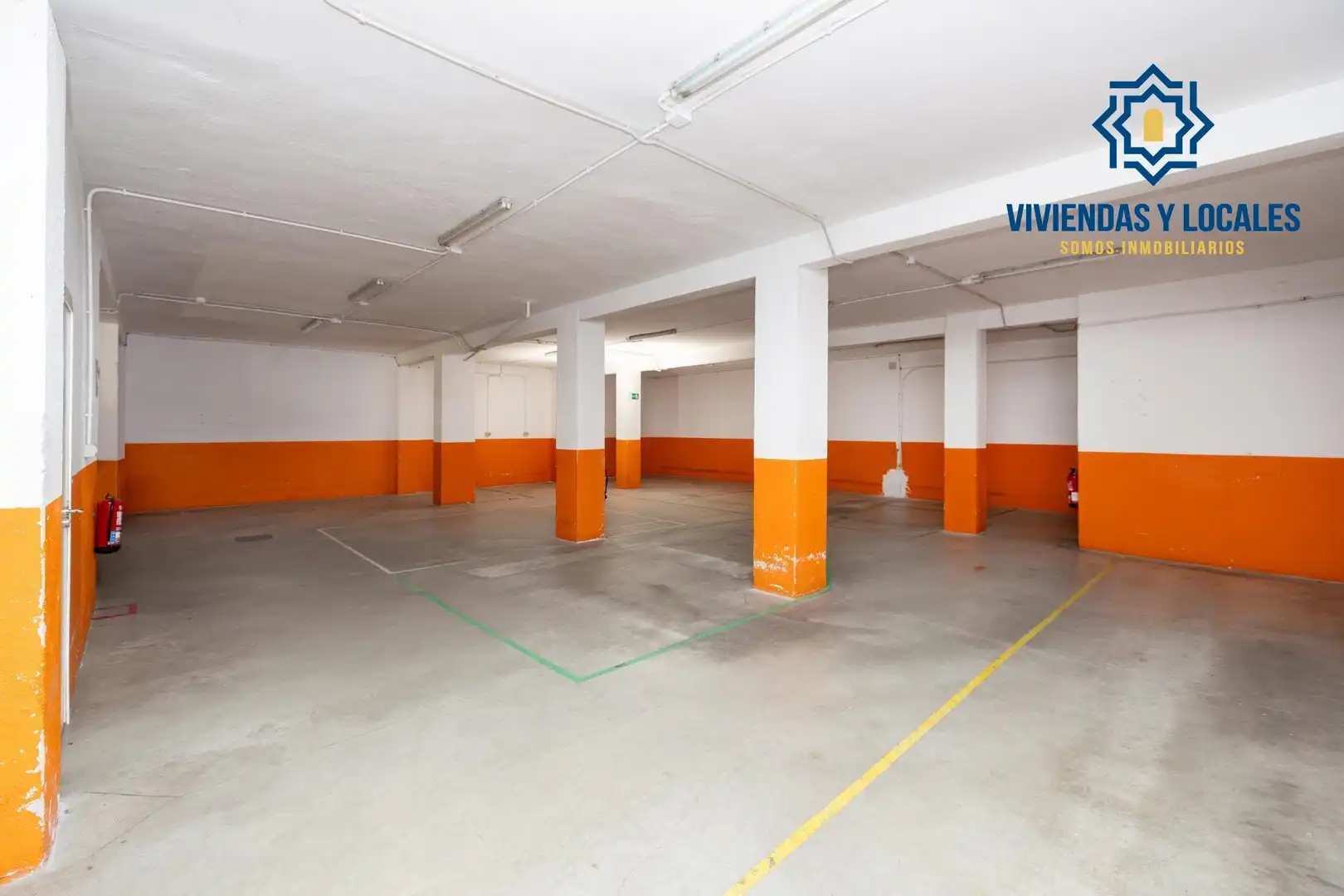 Parking de Local en venta en Granada
