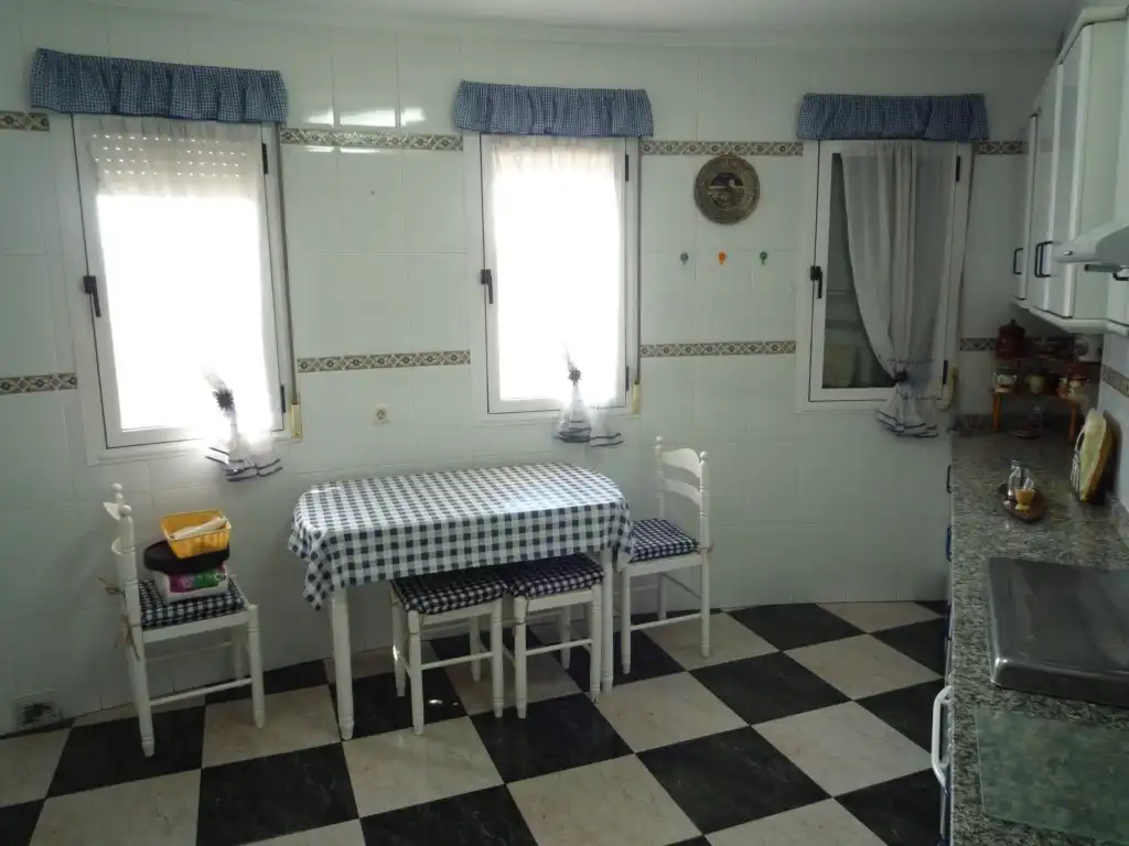 Kitchen of Flat for sale in Cacabelos