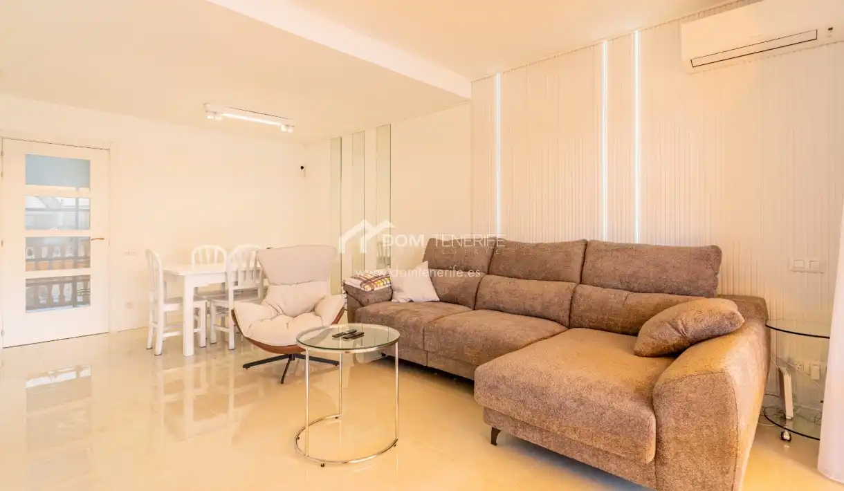 Sala de estar de Casa o chalet en venta en Arona con Aire acondicionado, Terraza y Trastero