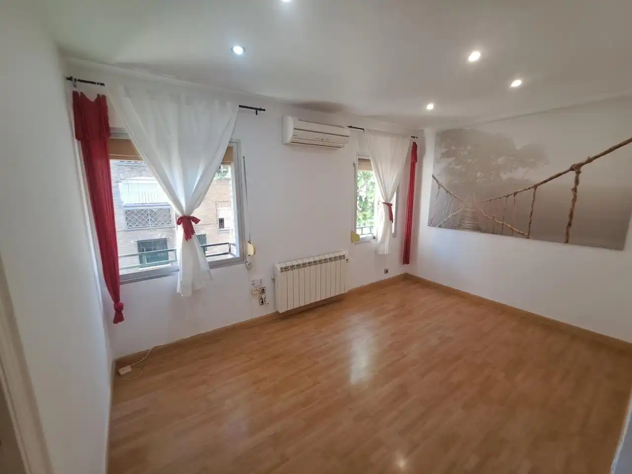 Bedroom of Flat for sale in Zaragoza  with Air Conditioner, Heating and Parquet flooring