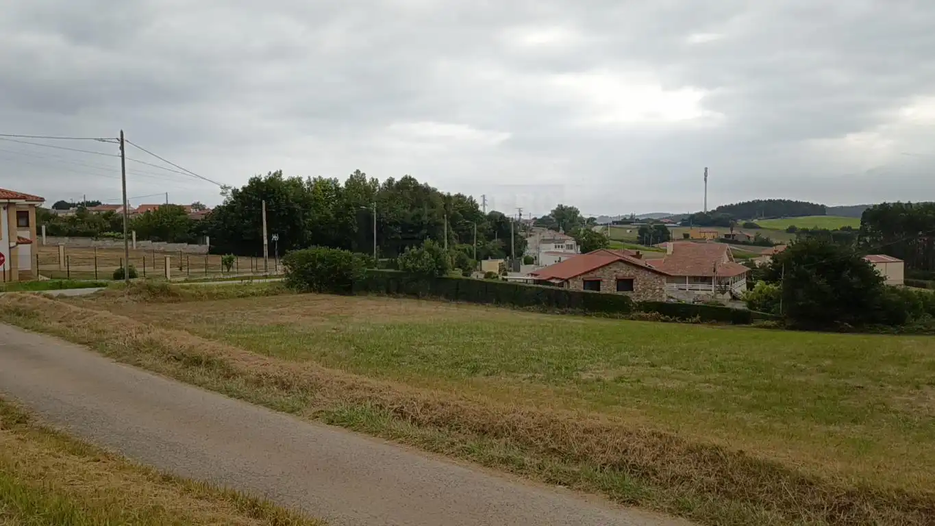 Wohnbaugrundstück zum Verkauf in Lugar Granda
