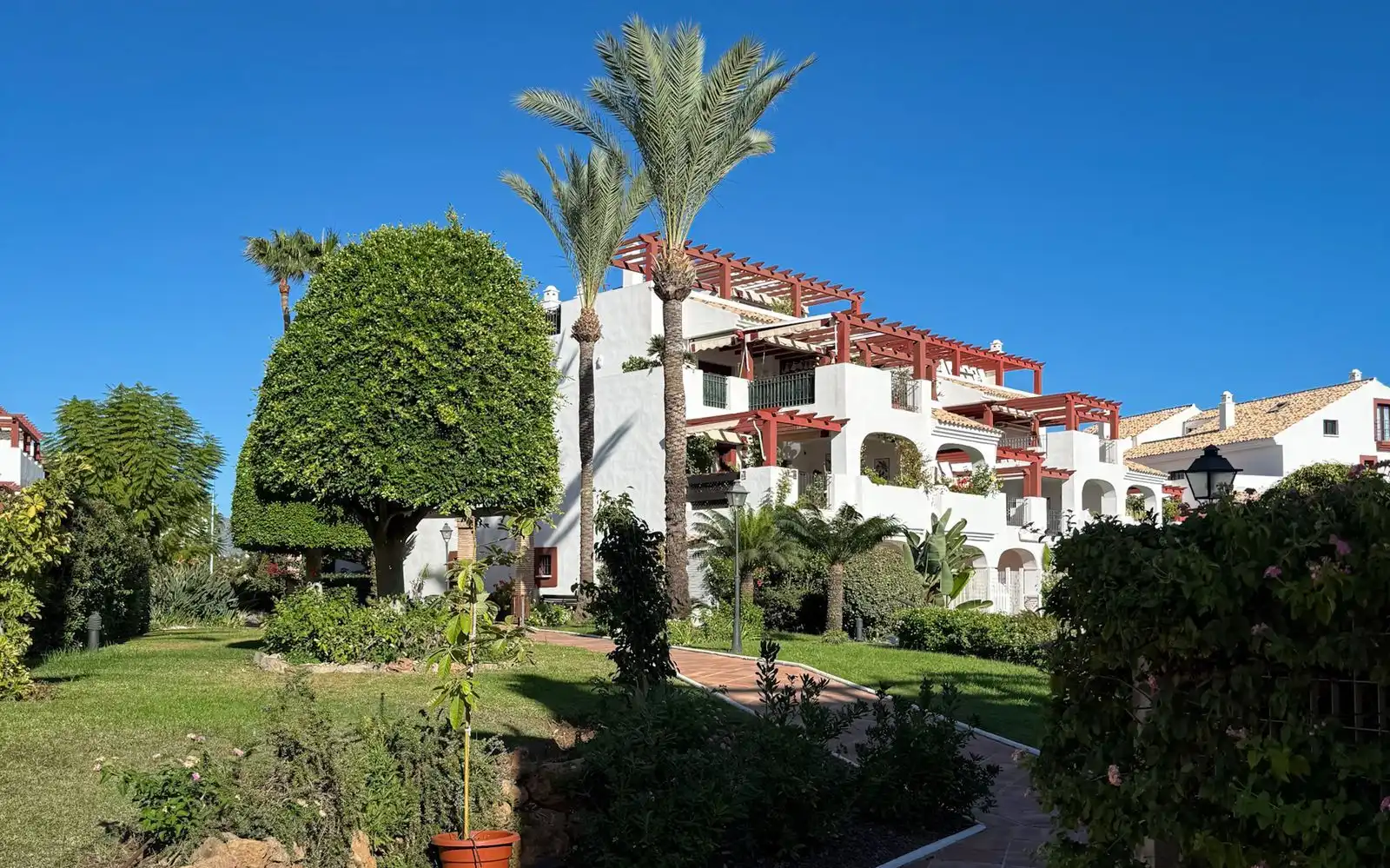 Exterior view of Flat for sale in Marbella  with Air Conditioner and Terrace