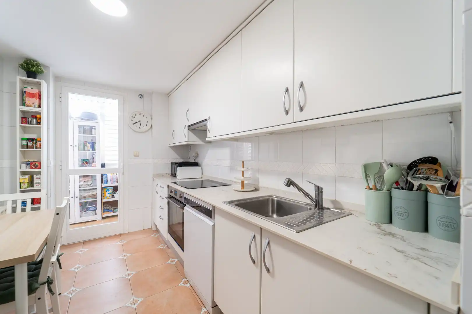 Küche von Wohnung zum Verkauf in Las Rozas de Madrid mit Heizung, Privatgarten und Parkett