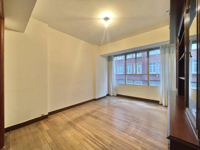 Piso en Venta en Rúa Benito Blanco Rajoy en Cuatro Caminos - Plaza de la Cubela