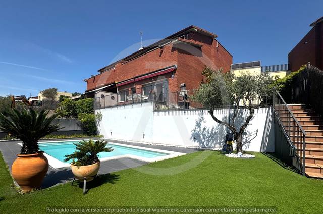 Casa-chalet en Venta en Carrer de Cuba en Can Palet de Vista Alegre