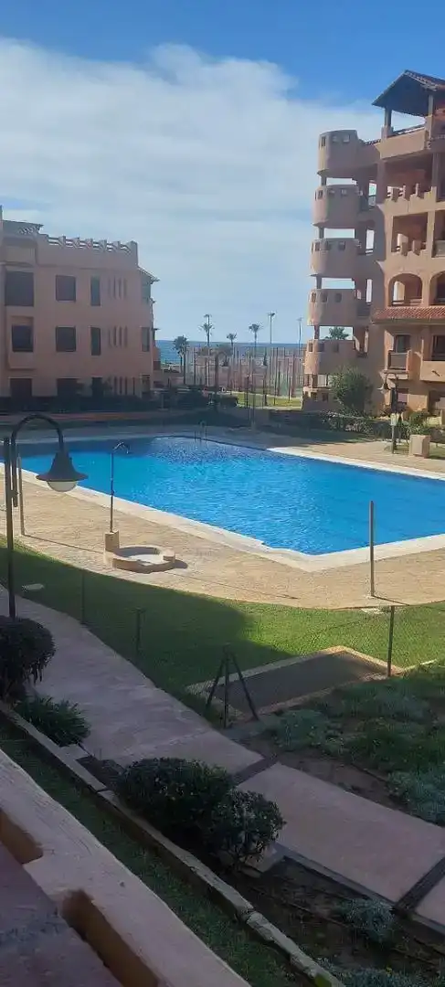 Piscina de Apartament de lloguer en El Ejido amb Aire condicionat, Jardí privat i Parquet