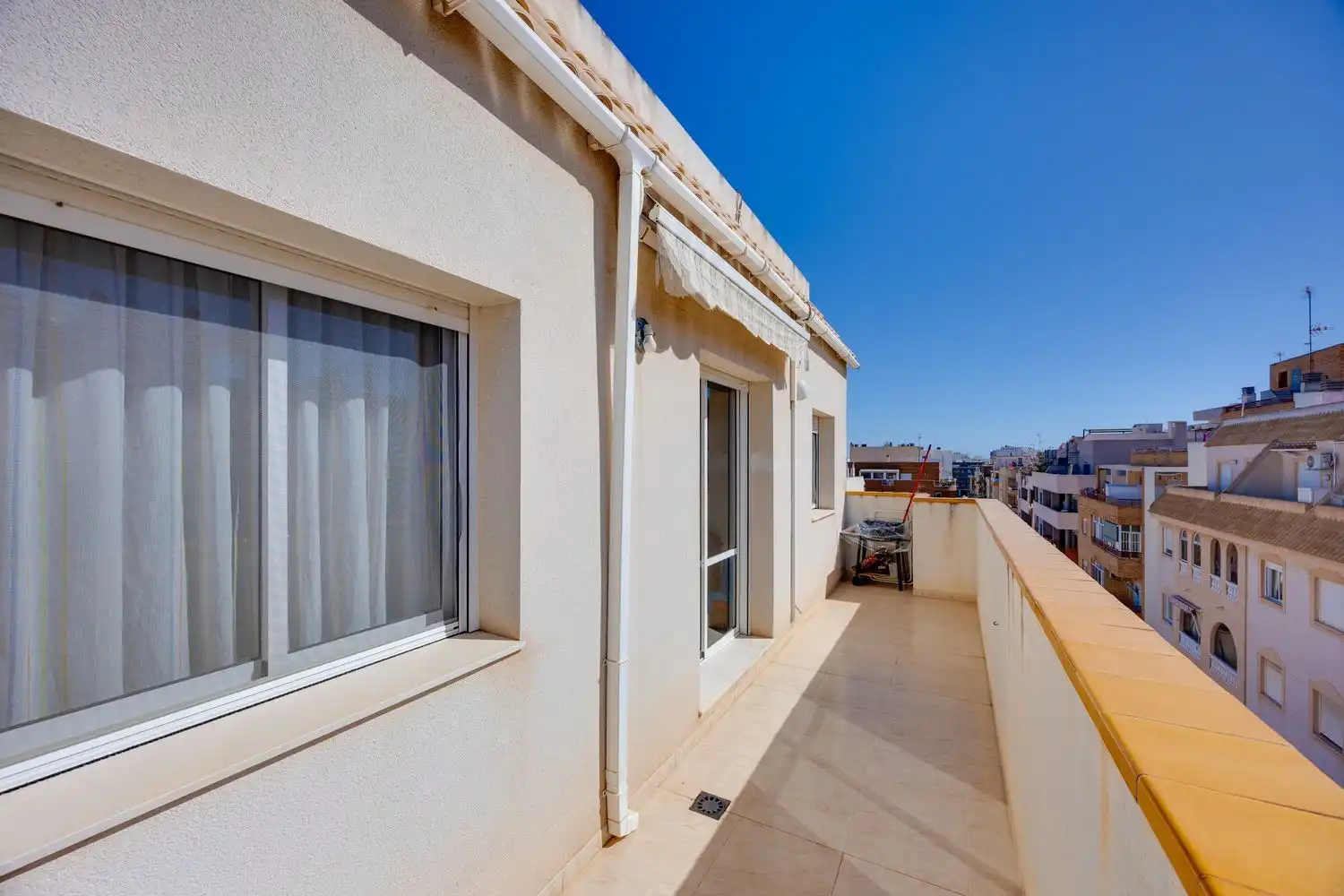 Apartament amb ascensor en venda a Calle Bazan 30