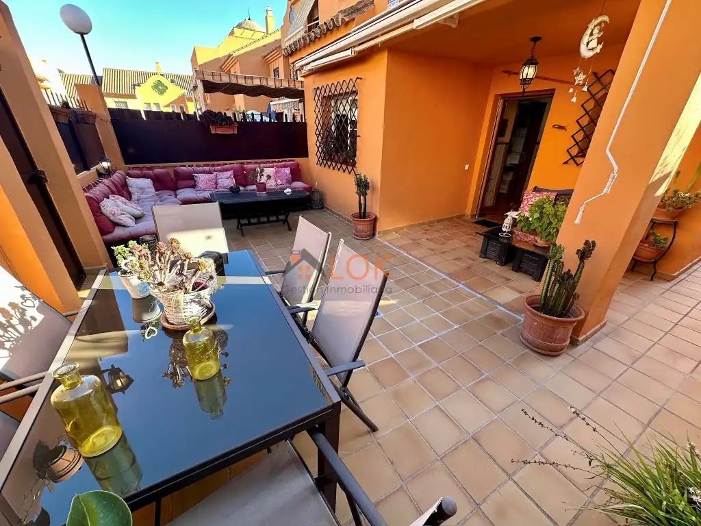 Casa en venta en Calle Pepa Flores González, imagen 4