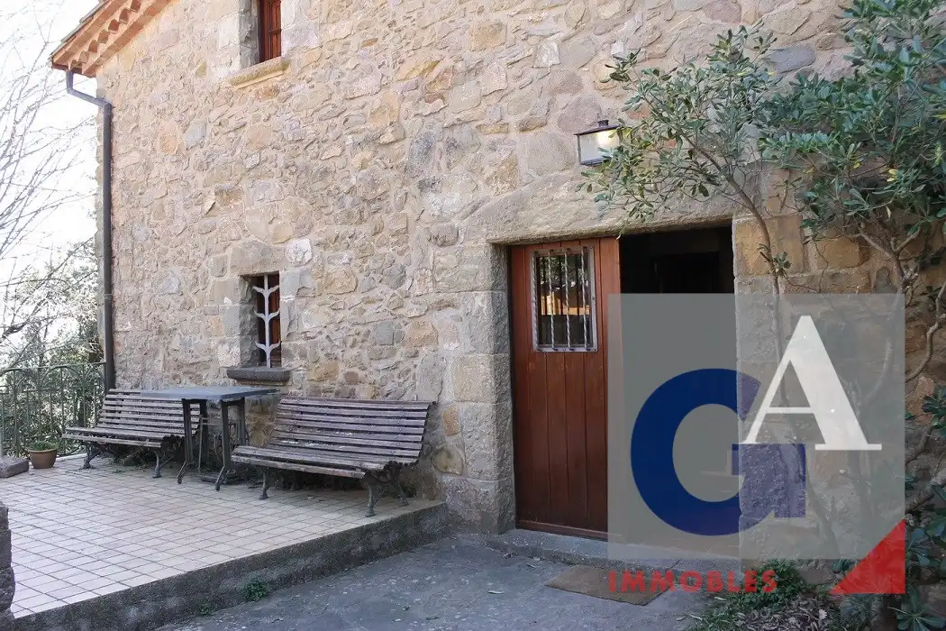 Casa rústica amb terrassa en venda a Sant Joan Les Fonts, imagen 10