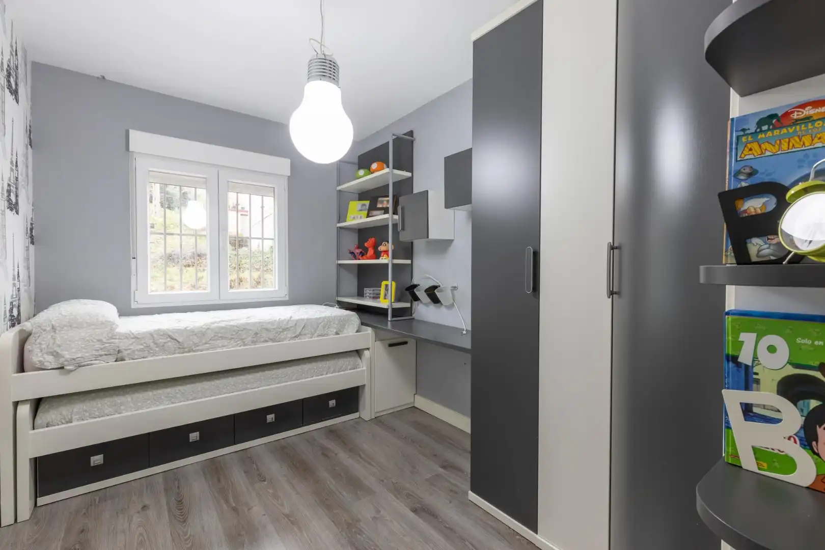 Habitación de Casa adosada en venta en Güevéjar con Calefacción, Amueblado y Balcón