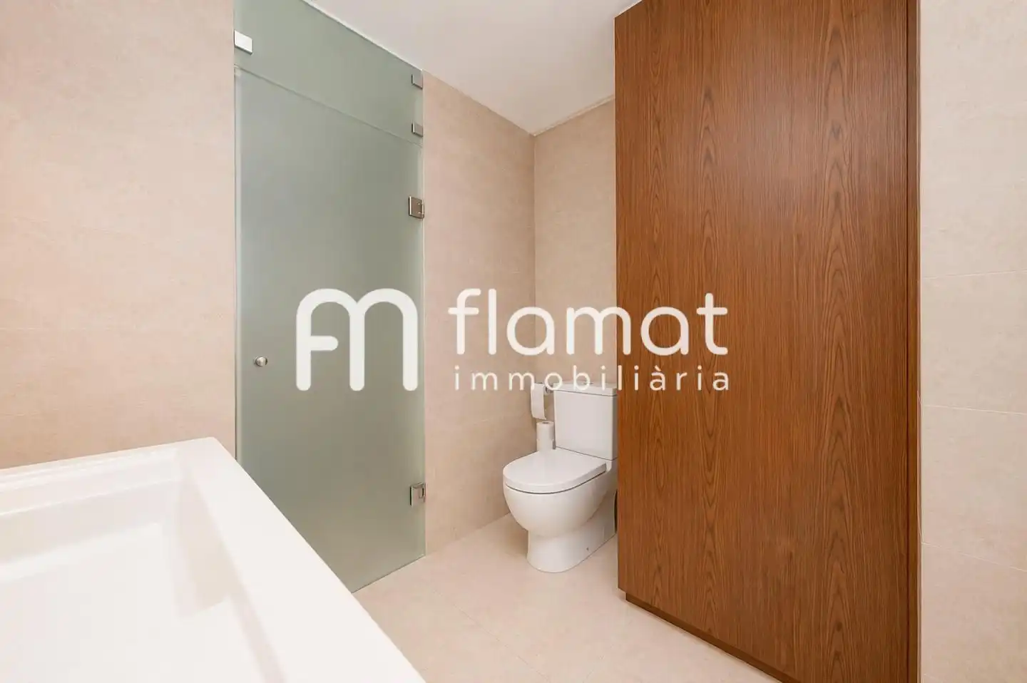 Badezimmer von Wohnung zum Verkauf in Barcelona mit Klimaanlage