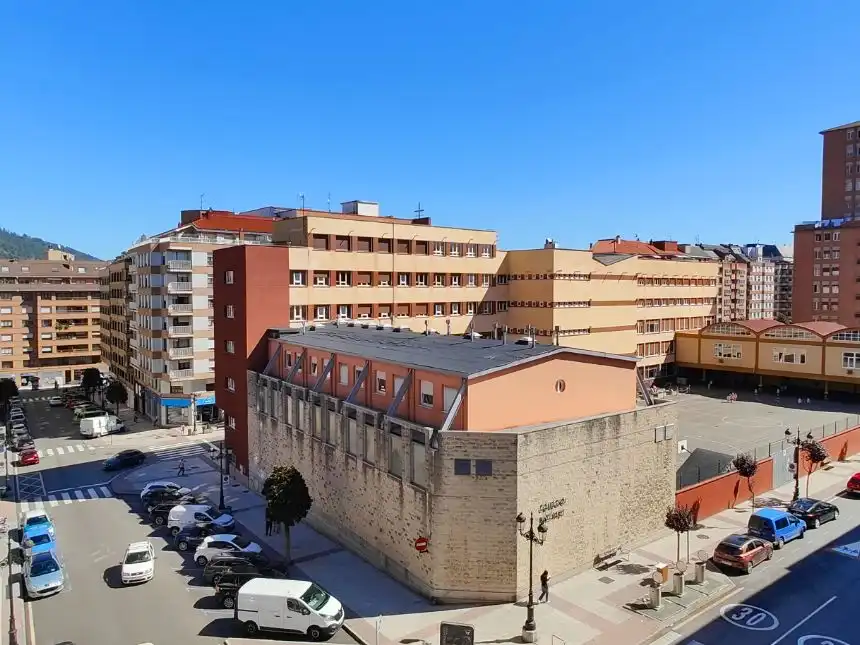 Flat for rent in Calle de María Neira, 29, La Ería