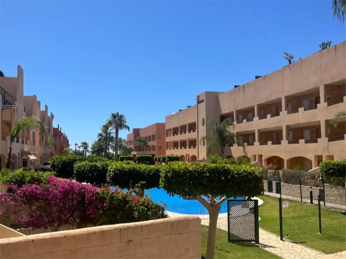 Vista exterior de Pis de lloguer en Vera amb Aire condicionat i Piscina