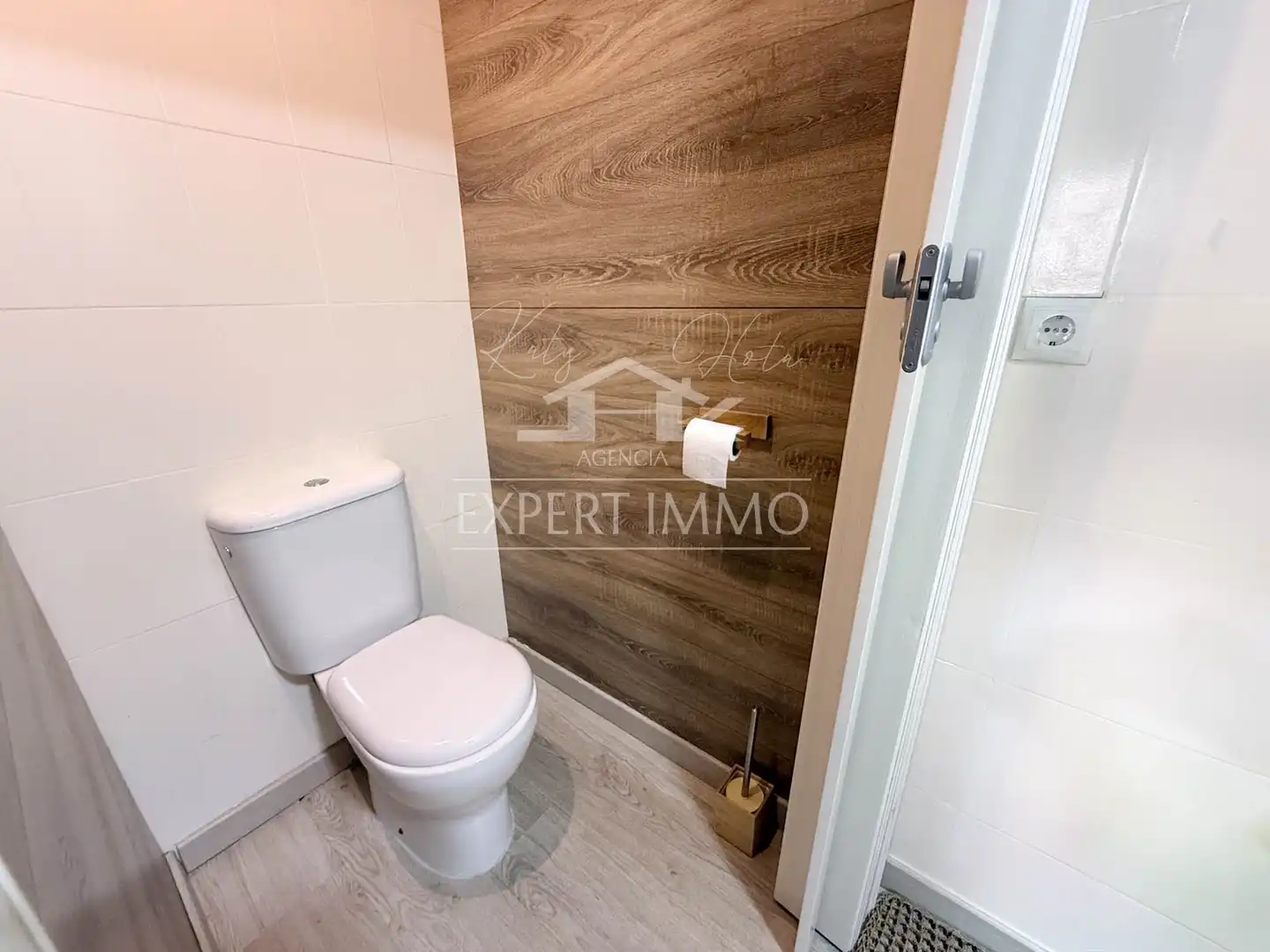 Baño de Apartamento en venta en Roses con Amueblado y Piscina comunitaria