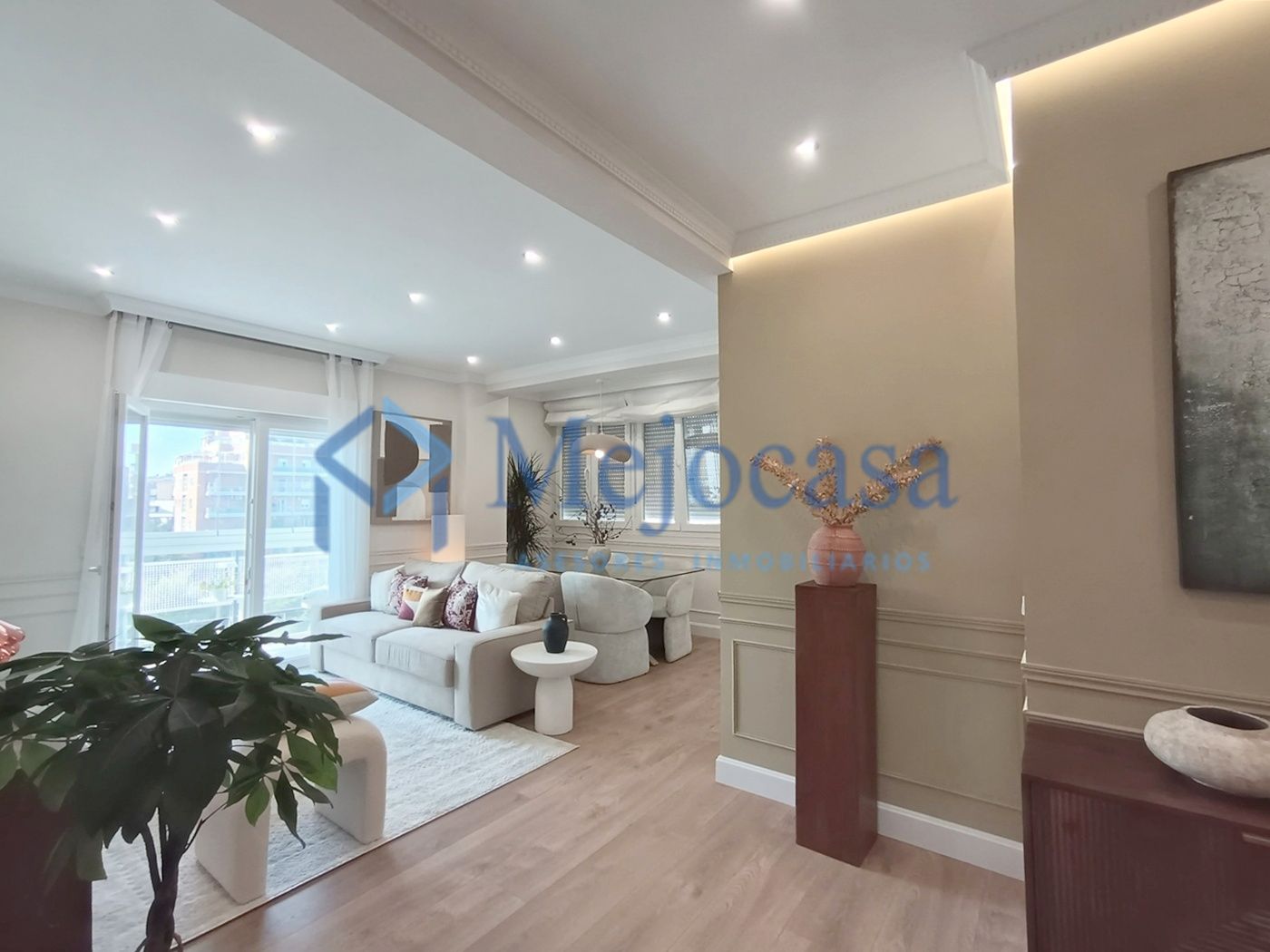 Living room of Flat for sale in  Madrid Capital  with Air Conditioner, Heating and Terrace