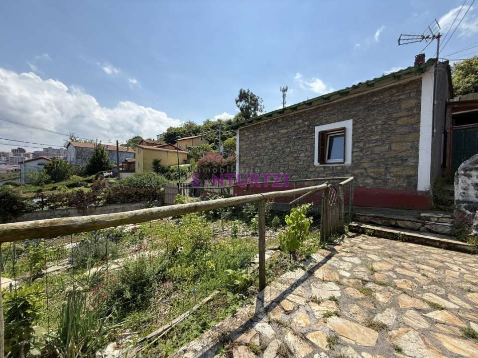 Jardí de Casa o xalet en venda en Santurtzi  amb Calefacció i Parquet