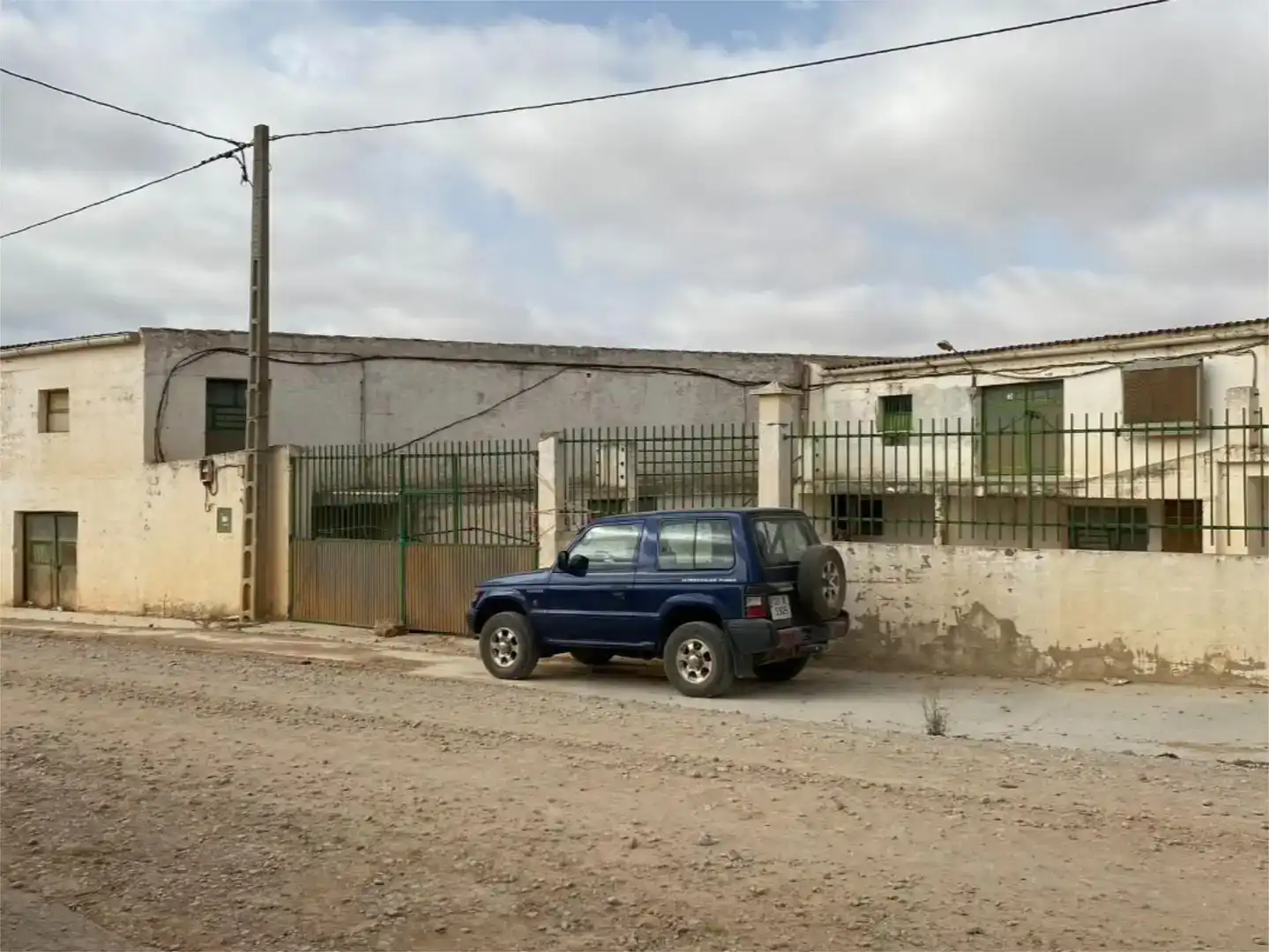 Exterior view of Industrial buildings for sale in Iniesta