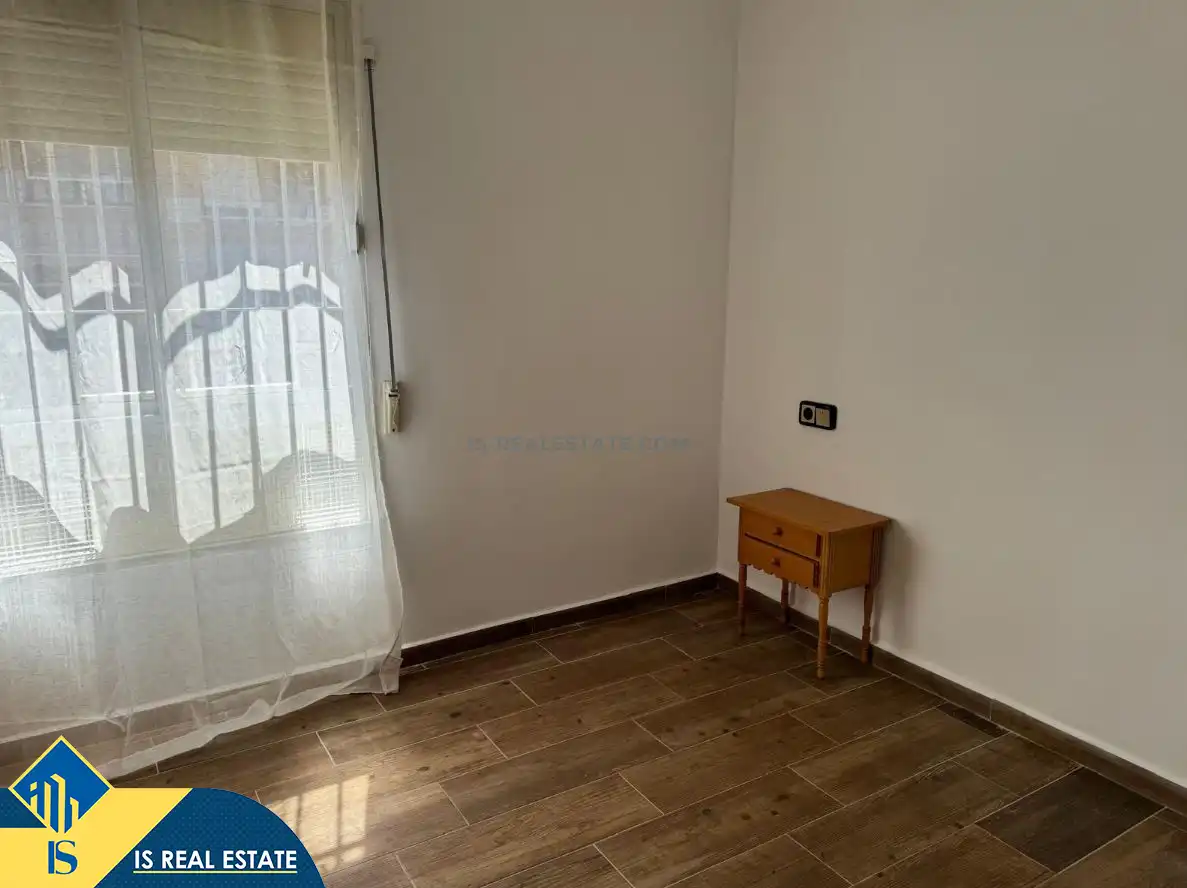 Dormitori de Apartament en venda en Alicante / Alacant amb Calefacció, Terrassa i Moblat