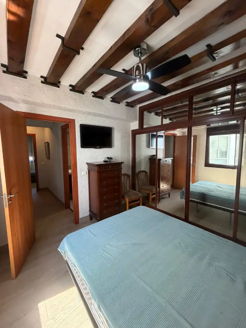 Bedroom of Flat for sale in Sevilla  with Air Conditioner and Balcony