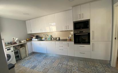 Kitchen of Flat for sale in Sabadell  with Oven