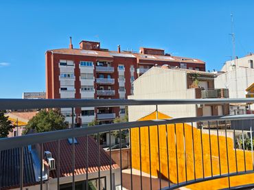 Adosado con balcón en alquiler en Font Verda