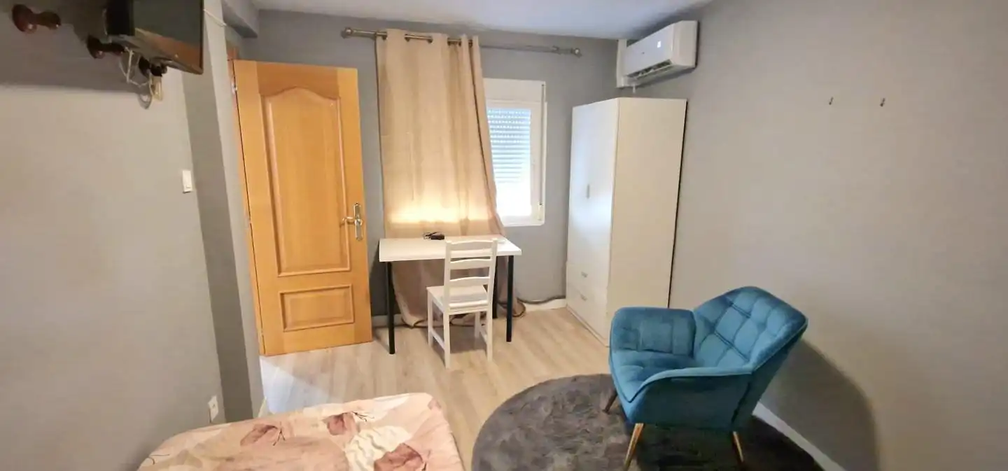 Habitación de Piso en venta en Zaragoza con Aire acondicionado y Calefacción