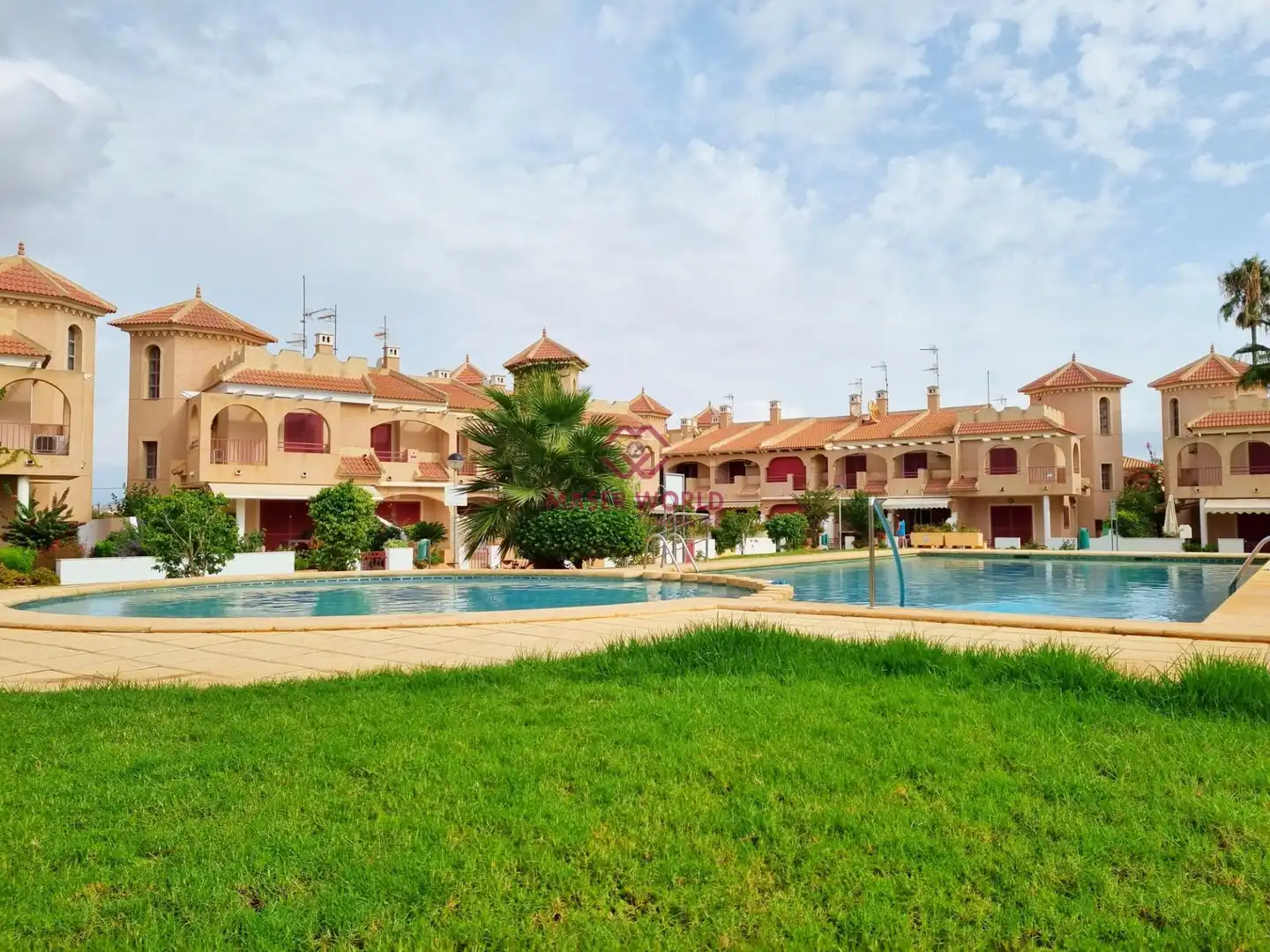 Vista exterior de Dúplex en venta en Mazarrón con Piscina comunitaria