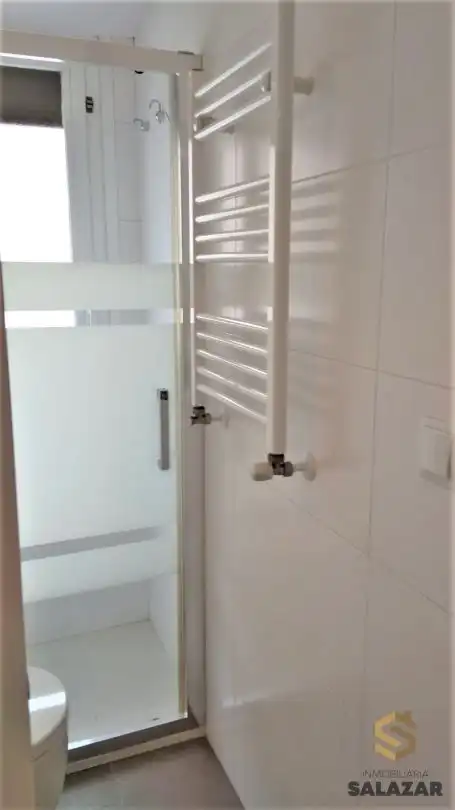 Bany de Àtic en venda en Bilbao  amb Calefacció i Terrassa