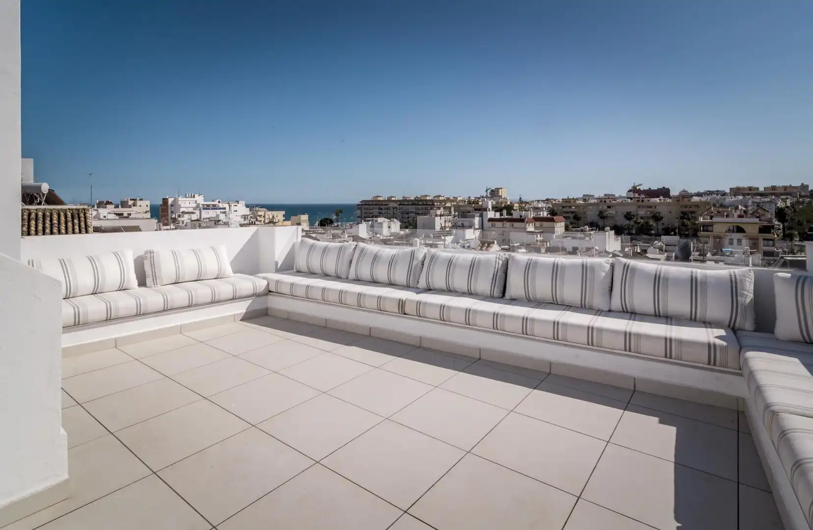 House with terrace for sale in Estepona Pueblo, imagen 3