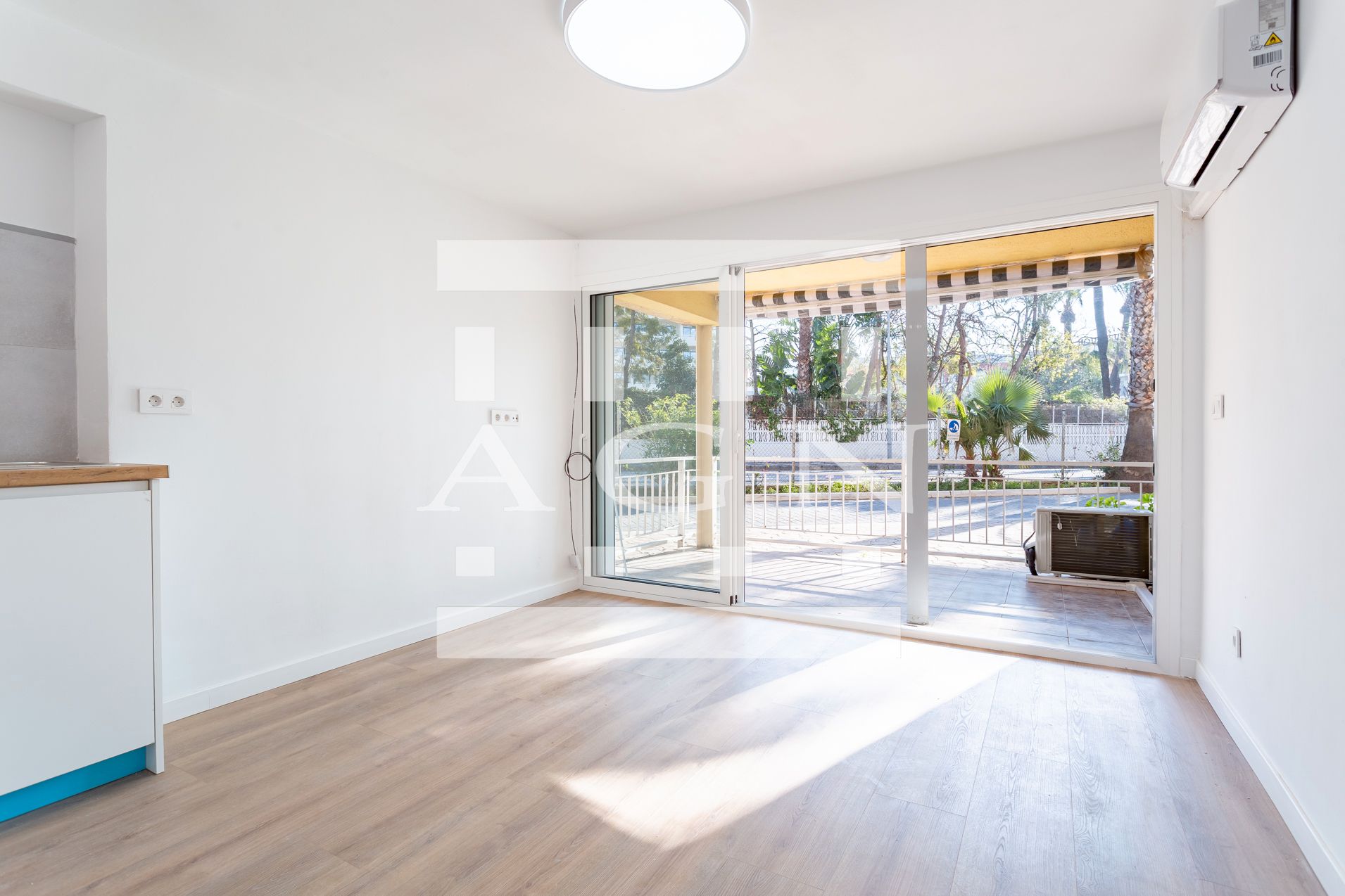 Wohnzimmer von Wohnungen zum Verkauf in Cambrils mit Klimaanlage, Heizung und Parkett